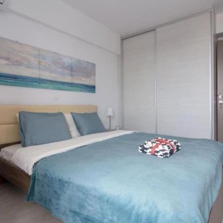 New Spacious Apartment Located In Pireus Exteriér fotografie