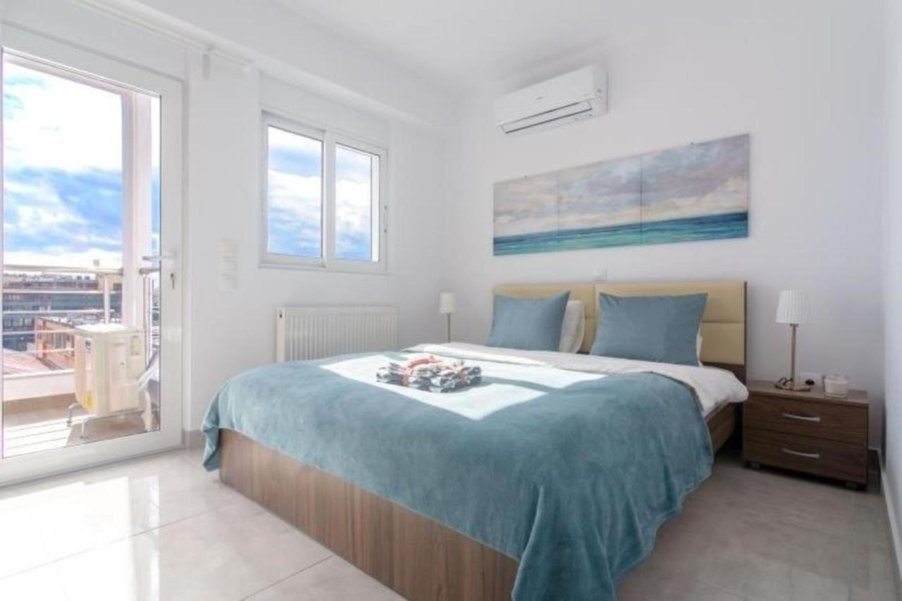 New Spacious Apartment Located In Pireus Exteriér fotografie