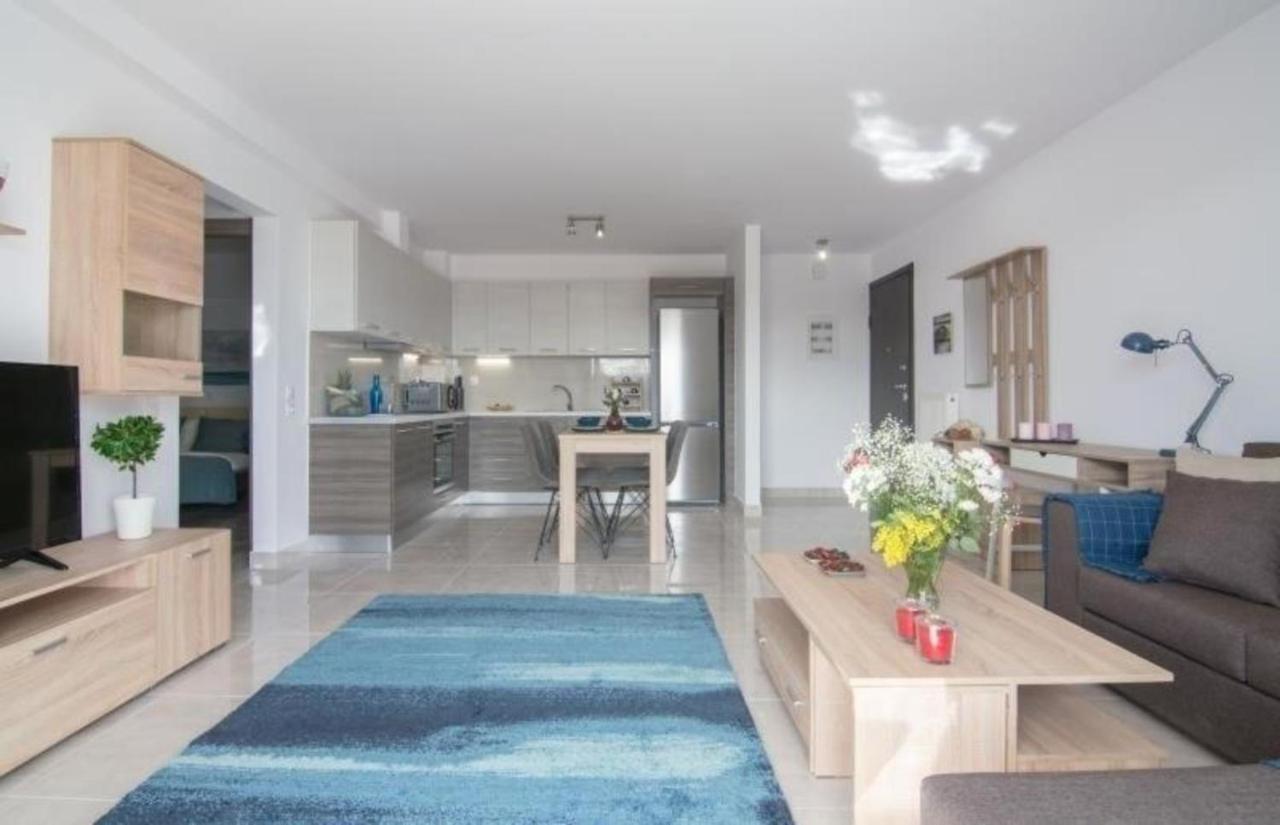 New Spacious Apartment Located In Pireus Exteriér fotografie
