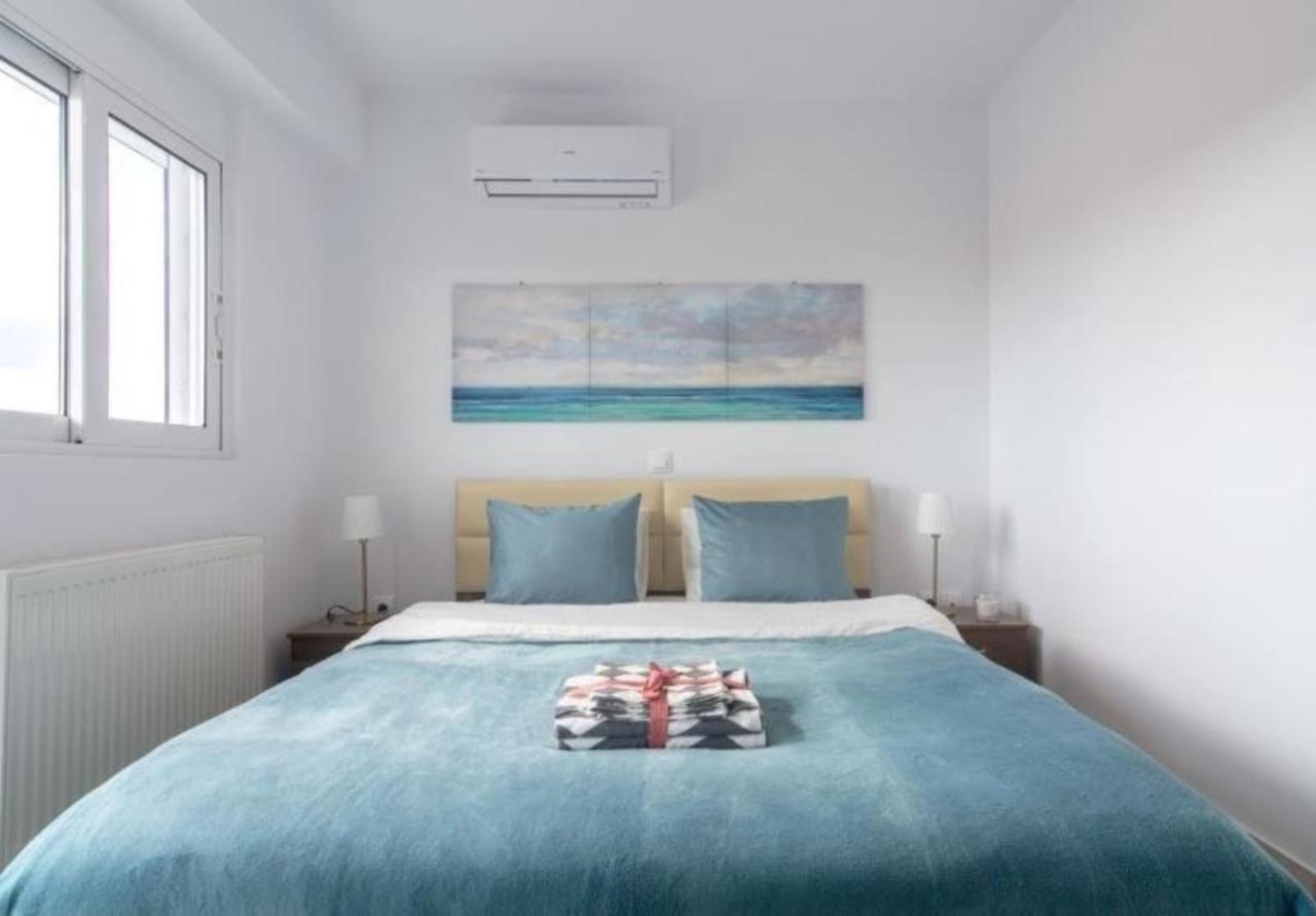 New Spacious Apartment Located In Pireus Exteriér fotografie